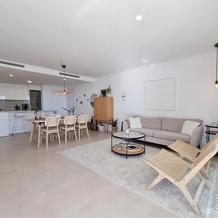 Apartment Beautiful Middel Views With Pool And Gym