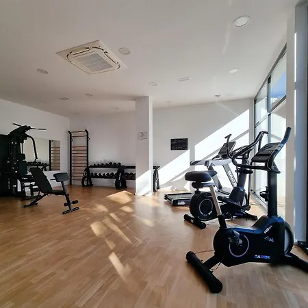 Apartment Beautiful Middel Views With Pool And Gym