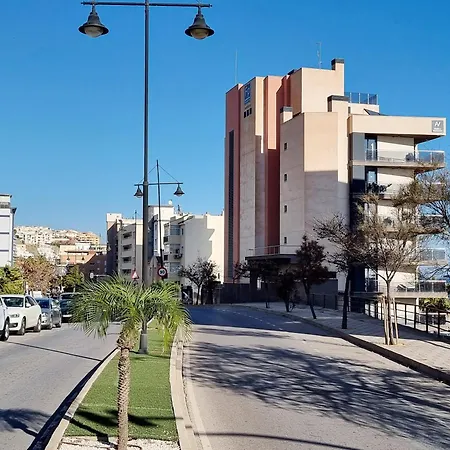Beautiful Middel Views With Pool And Gym Apartment *