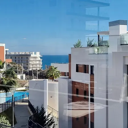 Beautiful Middel Views With Pool And Gym Apartment *