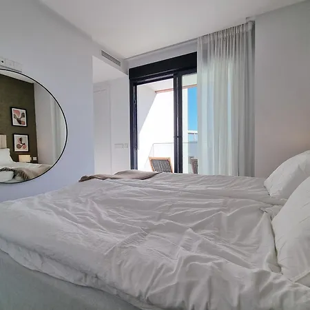 Beautiful Middel Views With Pool And Gym Apartment