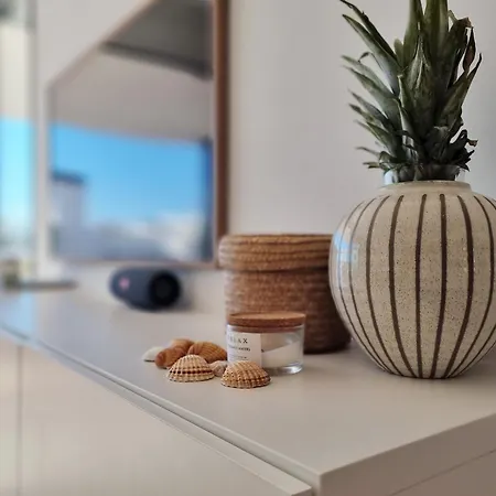 Beautiful Middel Views With Pool And Gym Apartment *