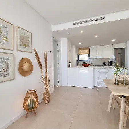 Beautiful Middel Views With Pool And Gym Apartment *