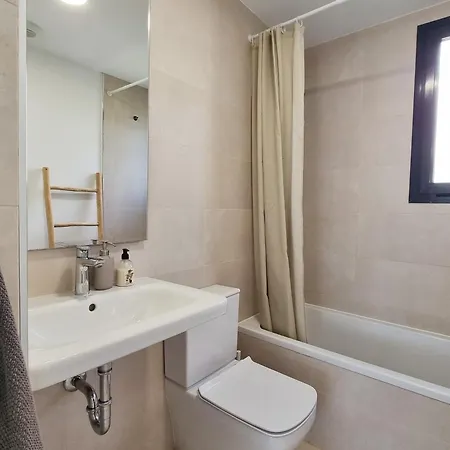 Apartment Beautiful Middel Views With Pool And Gym Malaga