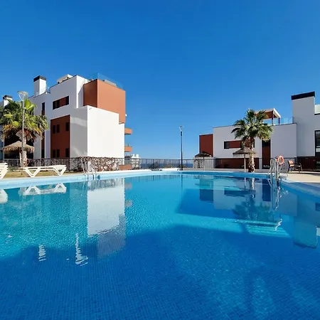 Beautiful Middel Views With Pool And Gym