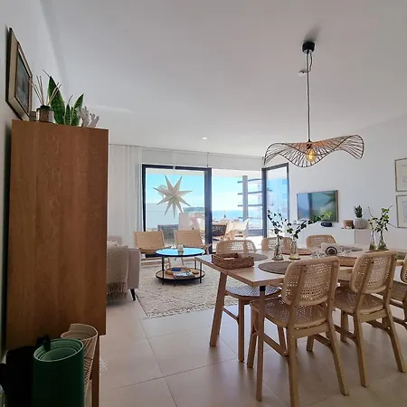 Beautiful Middel Views With Pool And Gym Apartment