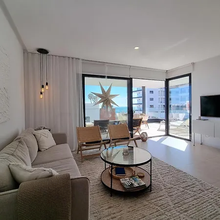 Beautiful Middel Views With Pool And Gym Apartment *