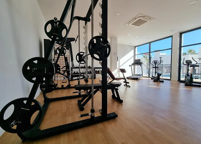 Beautiful Middel Views With Pool And Gym