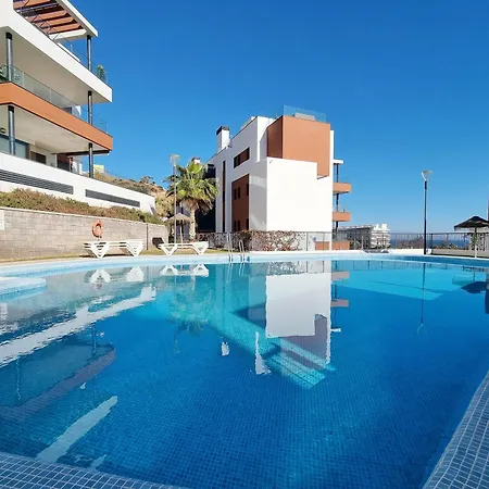 Beautiful Middel Views With Pool And Gym